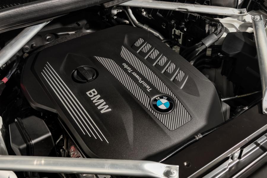 Моторный отсек BMW X6 xDrive30d M Sport (G06) 2019 года  (WW) (фото 32 из 38)